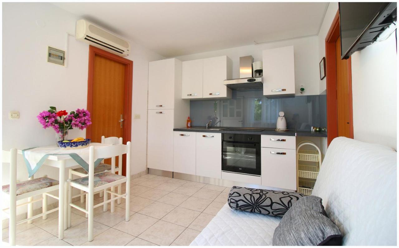 Apartments Elvis Primosten Exterior photo